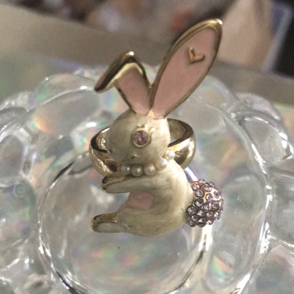 Pink snow bunny Betsey Johnson ring crystal rhinestone Pom Pom tail vintage nwt